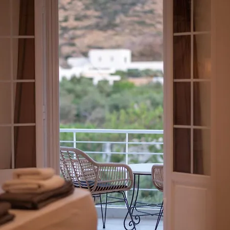 Olive Tree Homes 이오스 코라